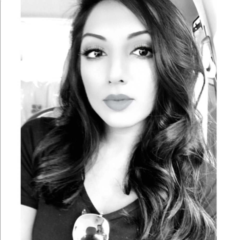 Meet your Posher, Anum